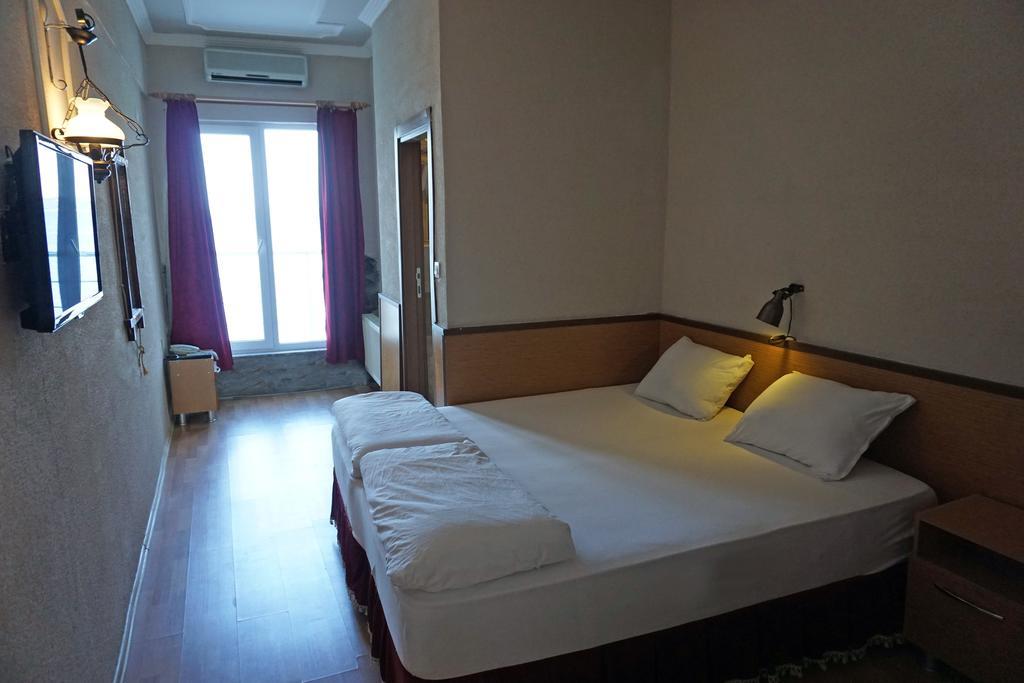 Aqua Boss Hotel エジェアバト エクステリア 写真